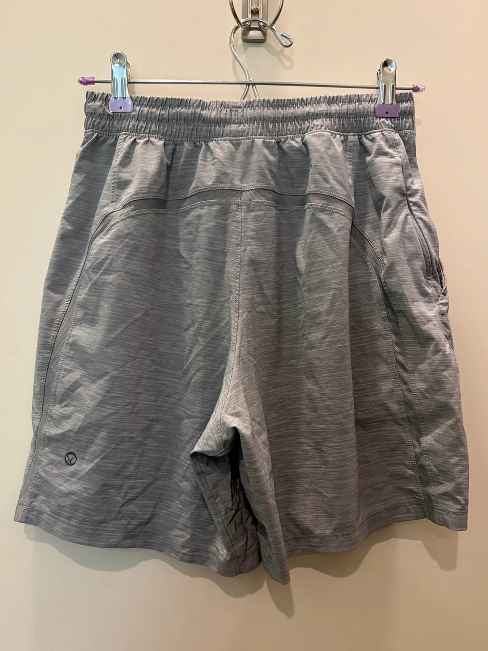 Lululemon Pace Breaker Short Linerless 7” in Heather Allover Sea Salt Light Cast